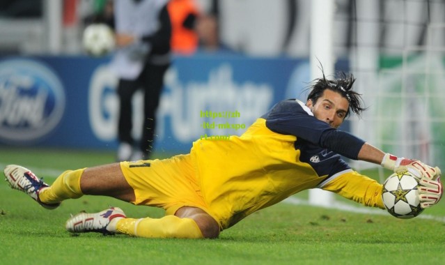 卡斯尔手术刀妙传撕裂防线，瓦塞尔空接暴扣点燃主场！马刺青春风暴再显锋芒