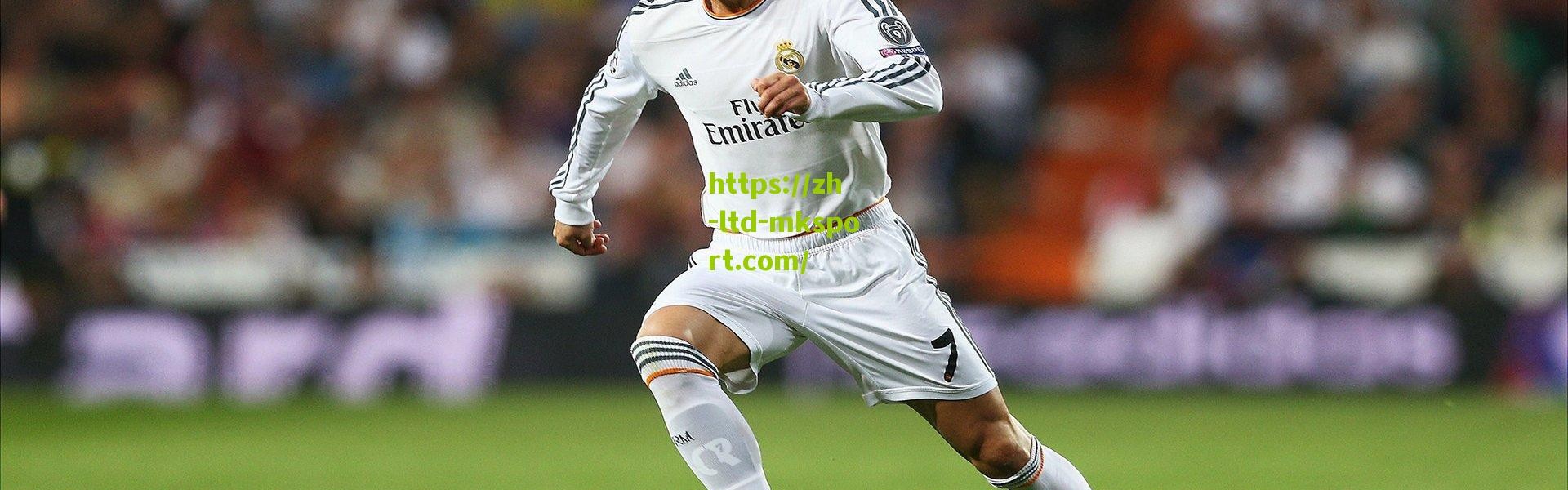 全能战士！绿茵场罕见一幕，马丁单场胜任双角色，率队逆转取胜