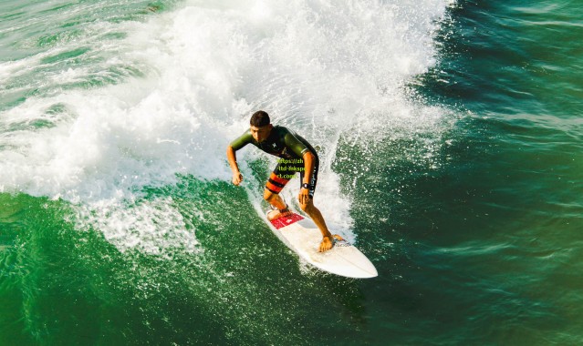 阿森纳球员梅里诺与卡拉菲奥里演唱会共度休闲夜，球迷热议球队新赛季化学反应