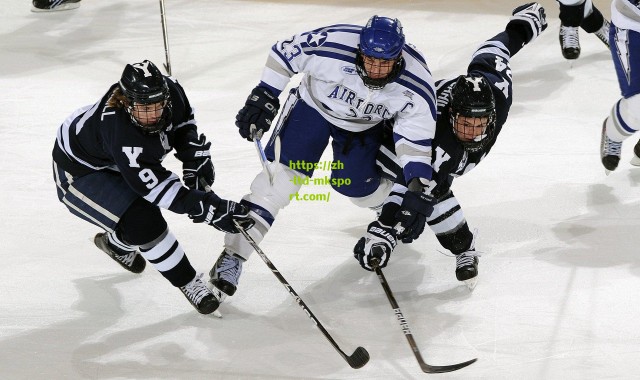 鲍尔手腕扭伤程度确认，预计缺席至少10天，球队季后赛前景蒙上阴影