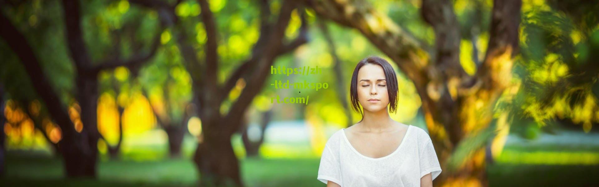 梅西街头暖心停车为球迷签名，巨星风范中的有爱瞬间