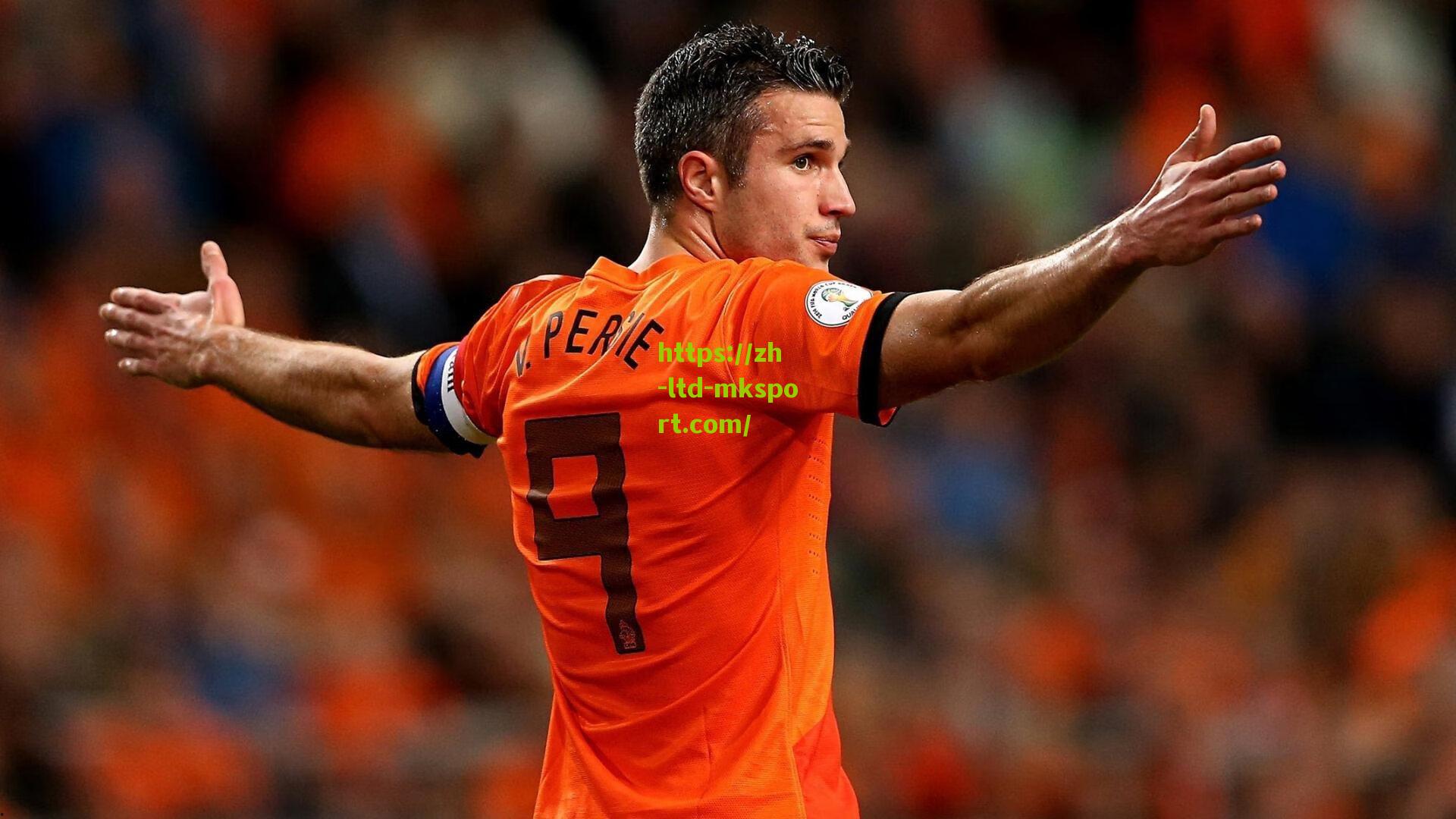 库里时隔十年再度穿上耐克球鞋亮相赛场，引发球鞋文化与商业格局遐想